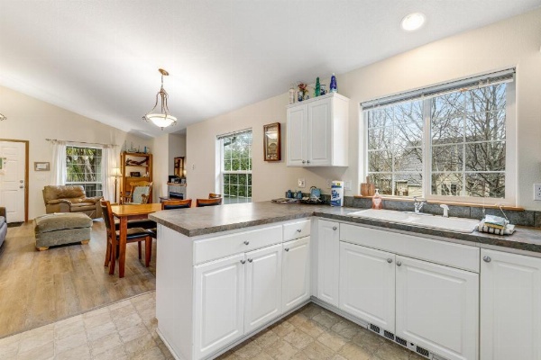 Cedar Creek Retreat image 10