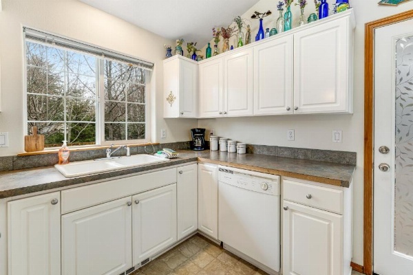 Cedar Creek Retreat image 8